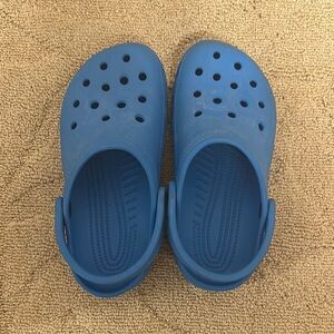 Venetian blue classic clogs (J4 or size 6 women’s or size 4 men’s)